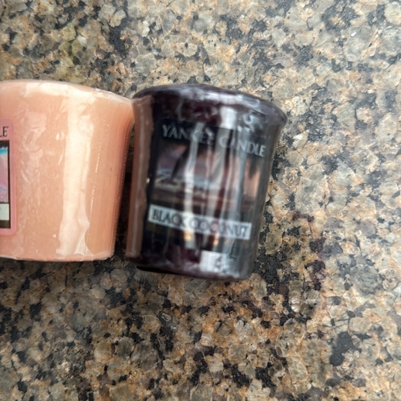 Black Bundle 1 QTY - As low as $3 each Yankee Candle votive Mix & match! - Picture 1 of 13